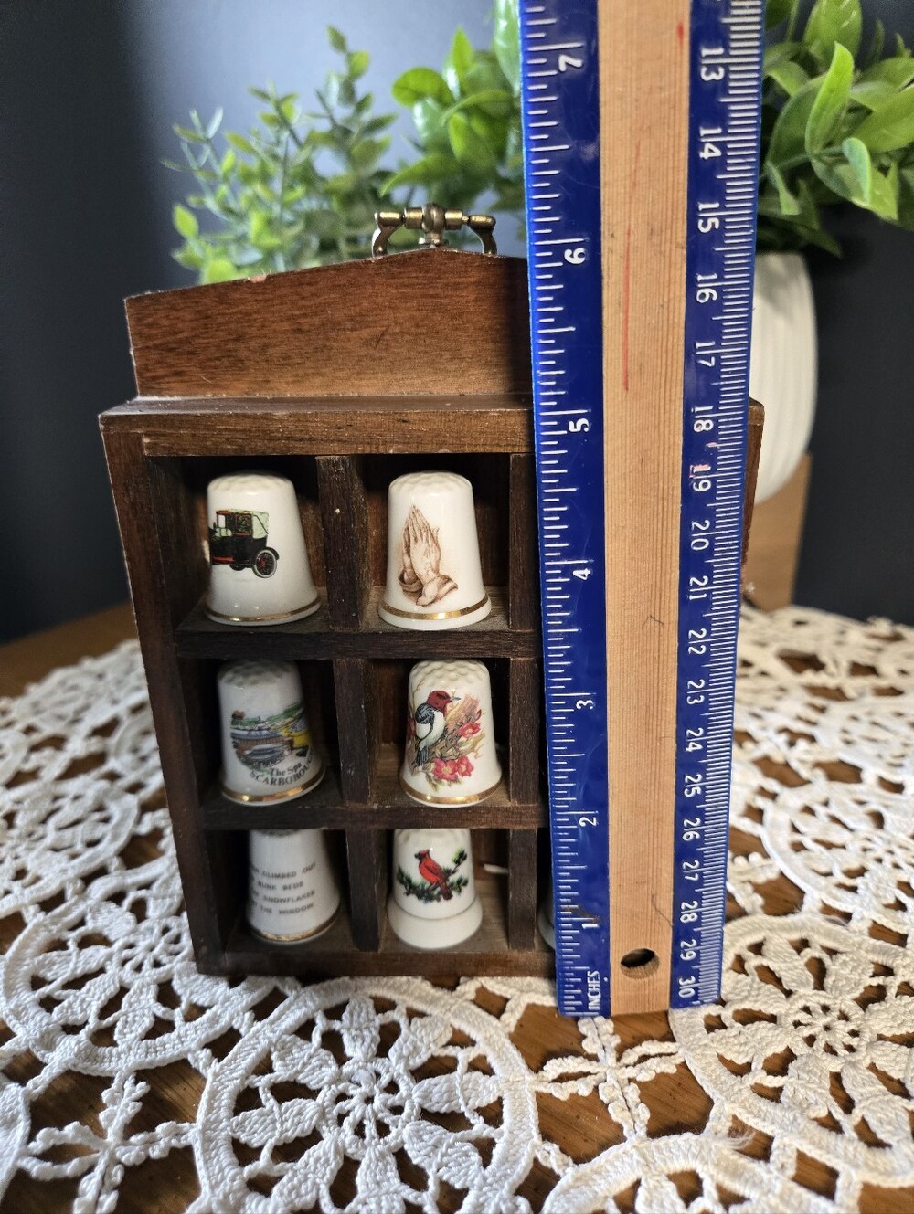 Porcelain Thimble Collection with Wooden Wall Display – 9 Pieces - Picture 3 of 6